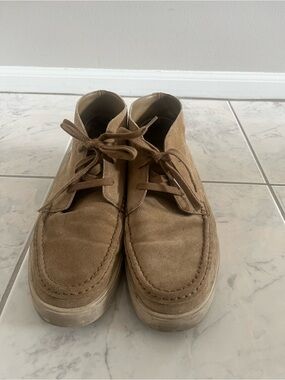 Vince Men's Suede Chukka Boots in Tan